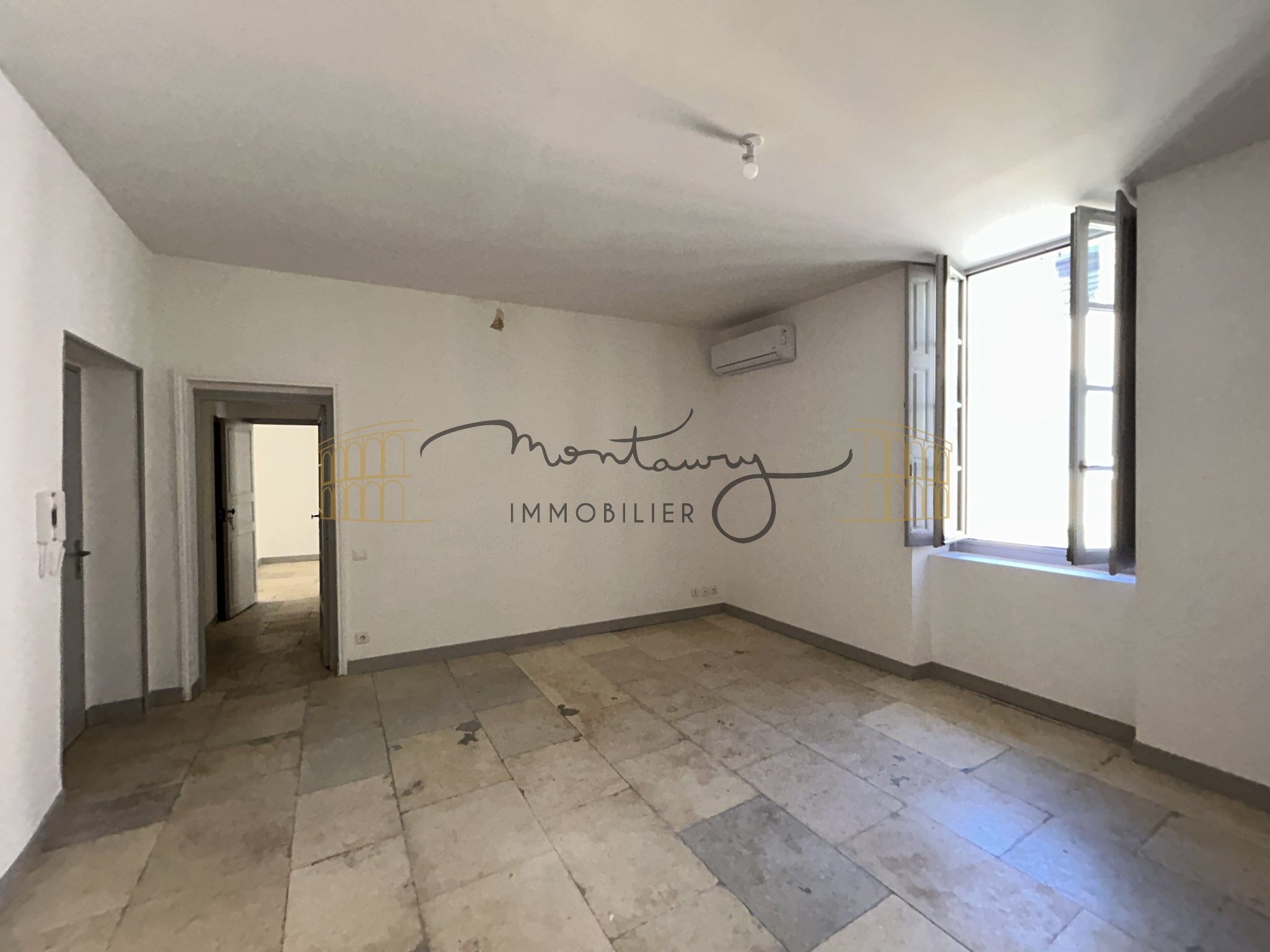Flat Rue du Crémat in Nîmes