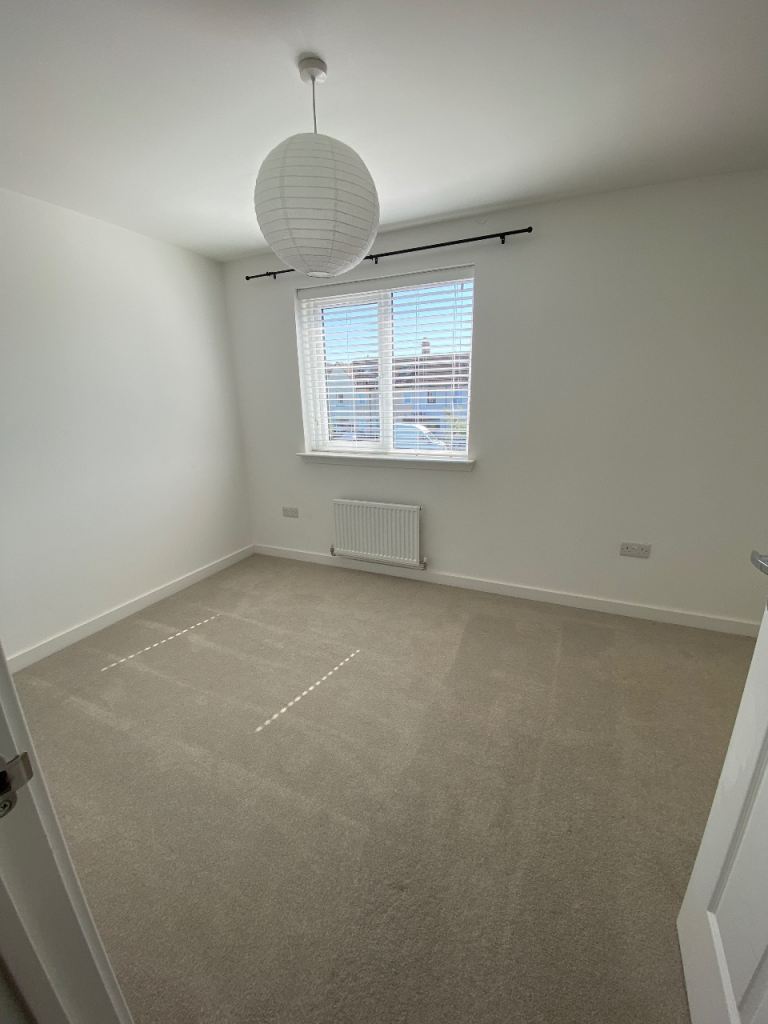 Flat Spinner Terrace in Stonehouse