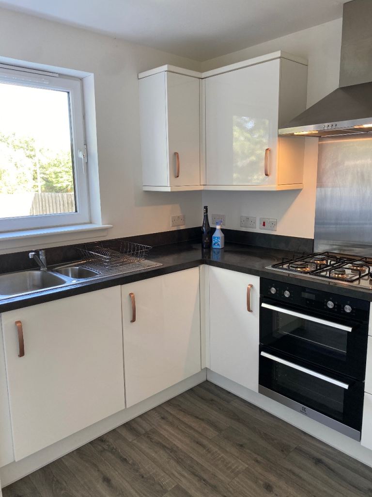 Flat Spinner Terrace in Stonehouse