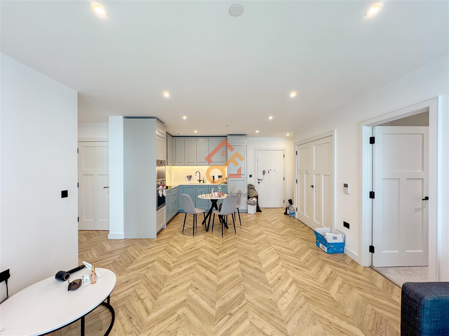 Flat Ashdown Road in Greater London
