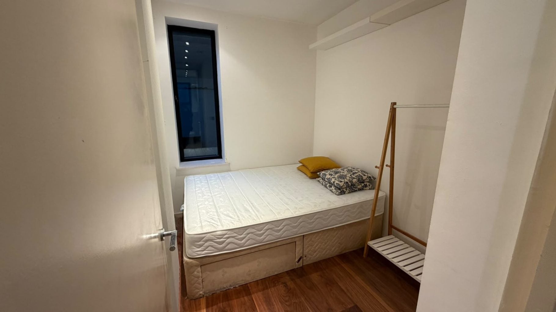 Flat Burder Road in Greater London