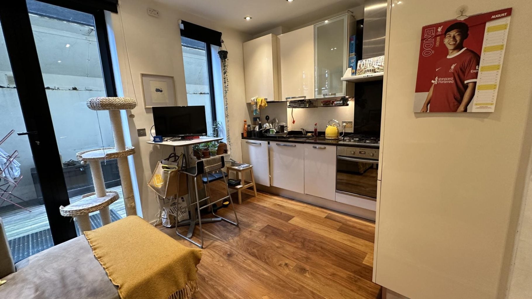 Flat Burder Road in Greater London