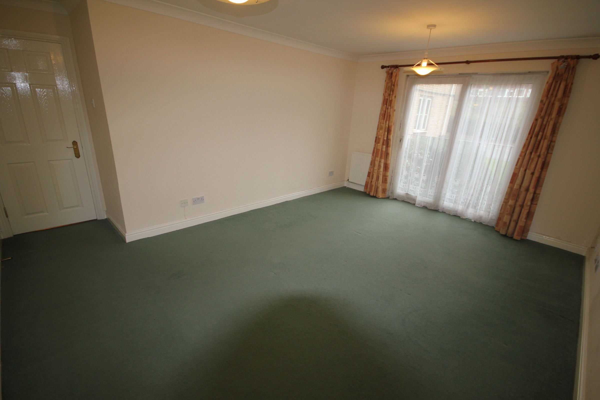 Flat Sheepcote Road in Greater London