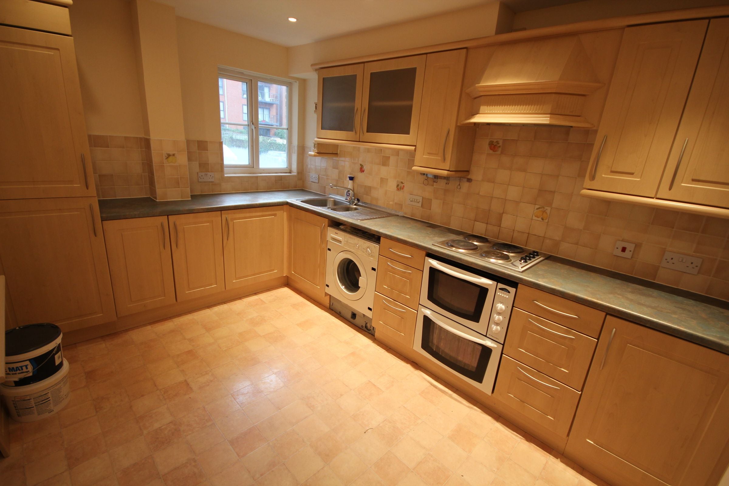 Flat Sheepcote Road in Greater London