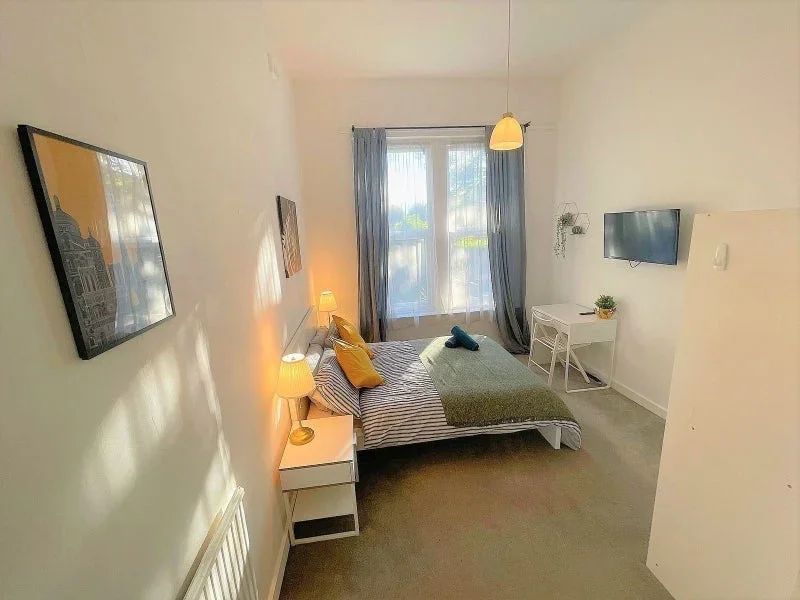 Room Parsifal Road in Greater London
