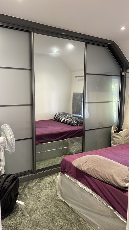 Room Headington Place in Slough