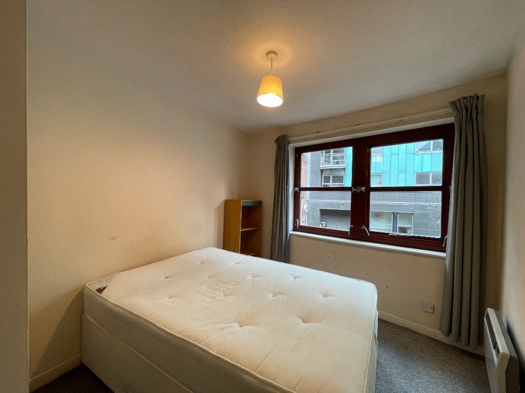 Flat Barnsford Road in Paisley