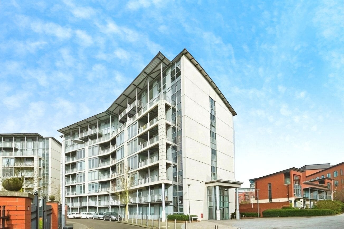 Flat Langley Walk in Birmingham