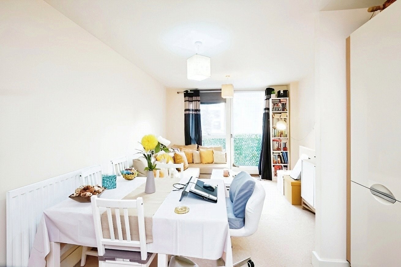Flat Langley Walk in Birmingham