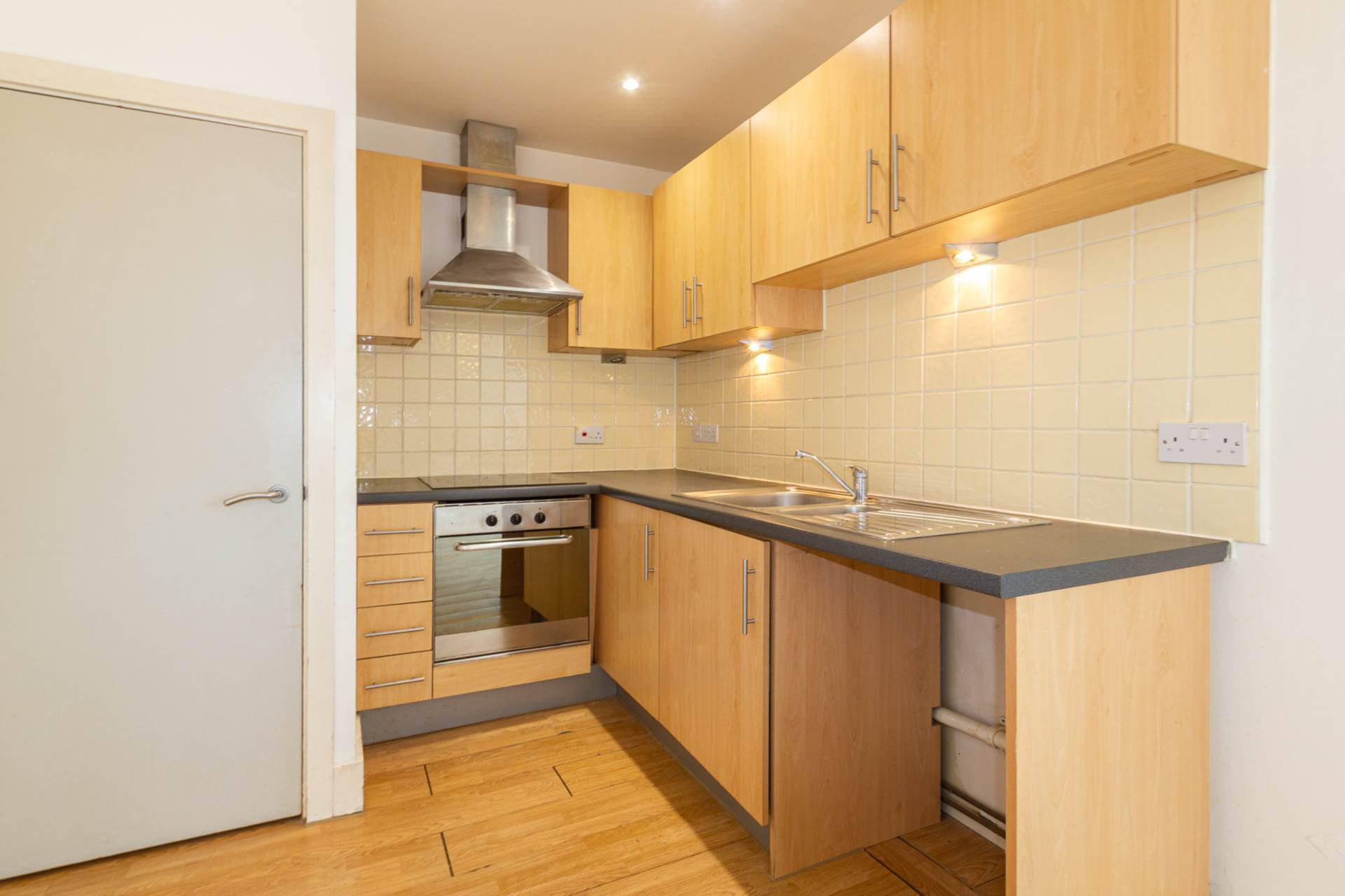 Flat Victoria Avenue in Southend-on-Sea