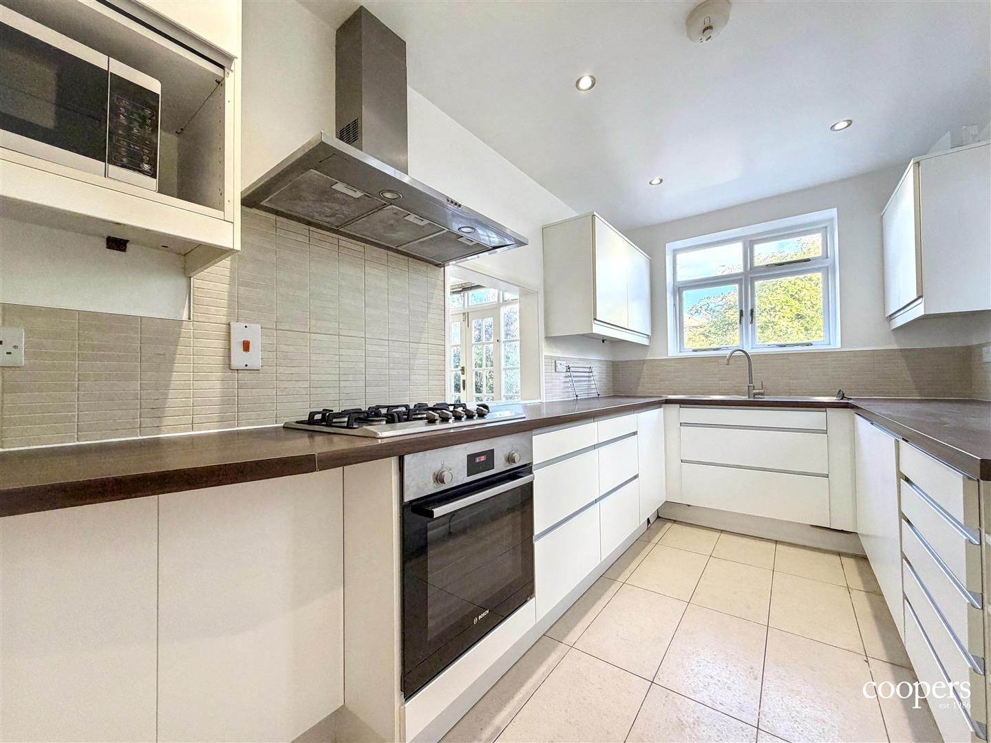 House The Ridgeway in Greater London