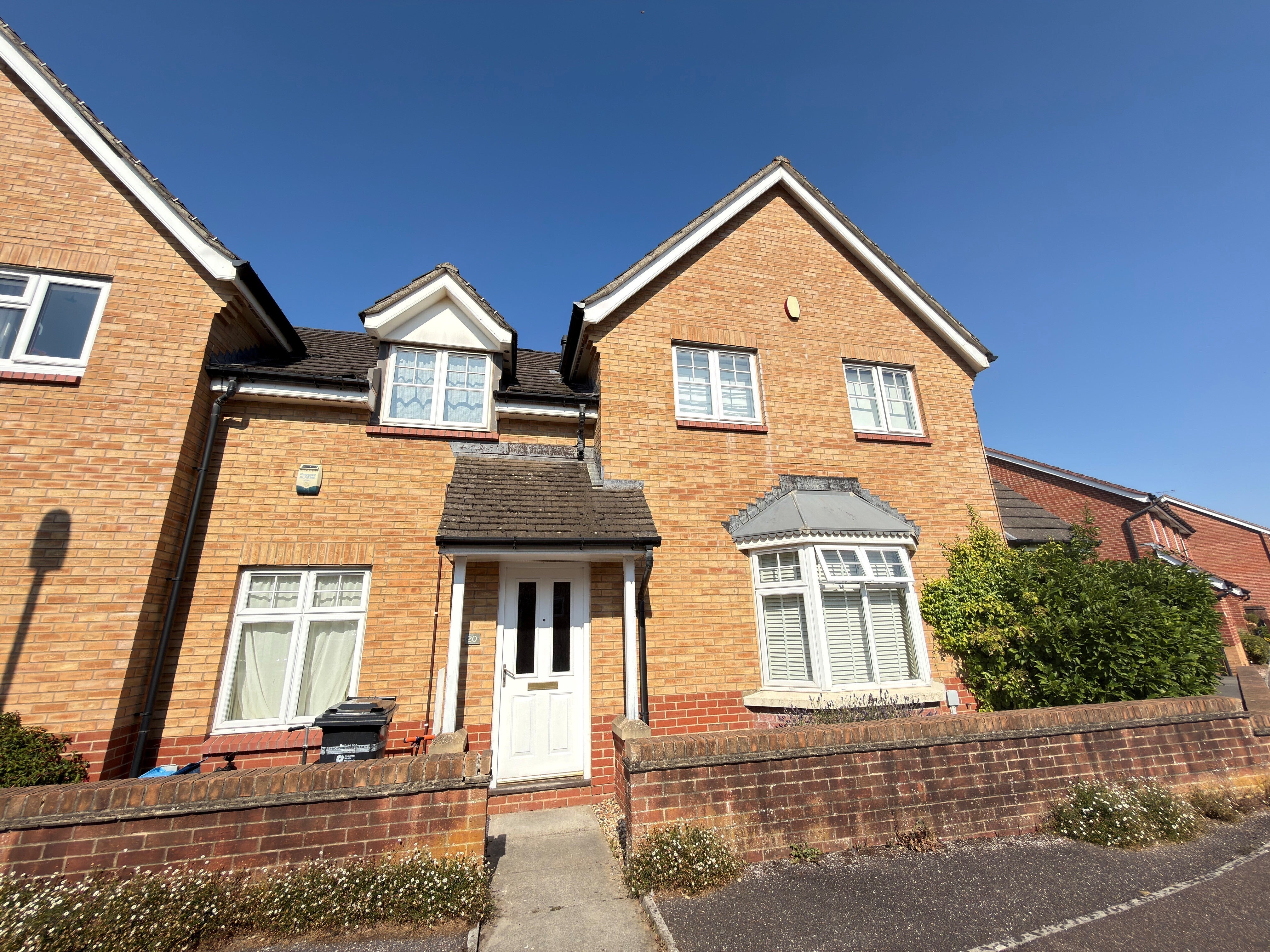 House Summerleaze Crescent in Taunton