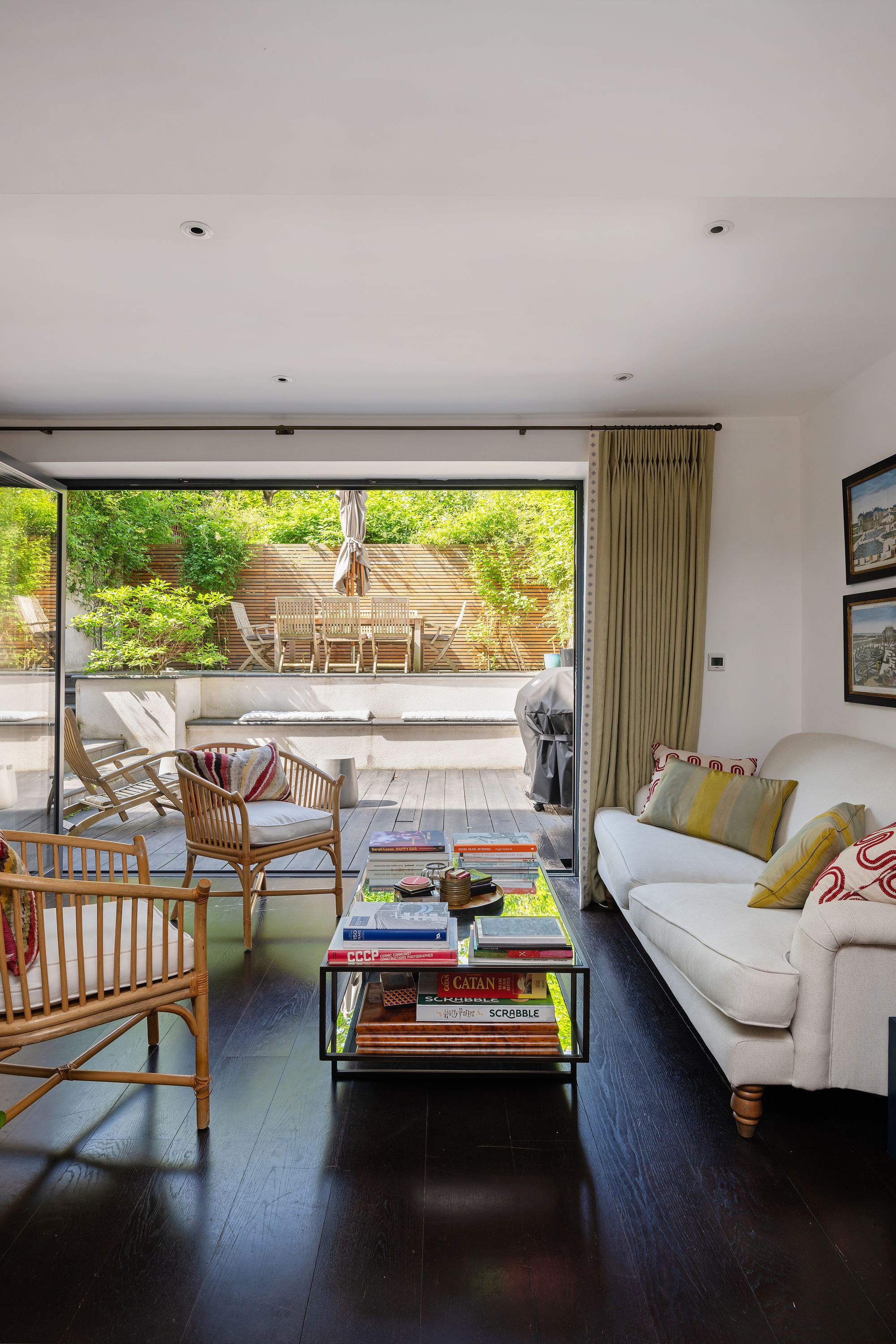 Flat Fellows Road in Greater London