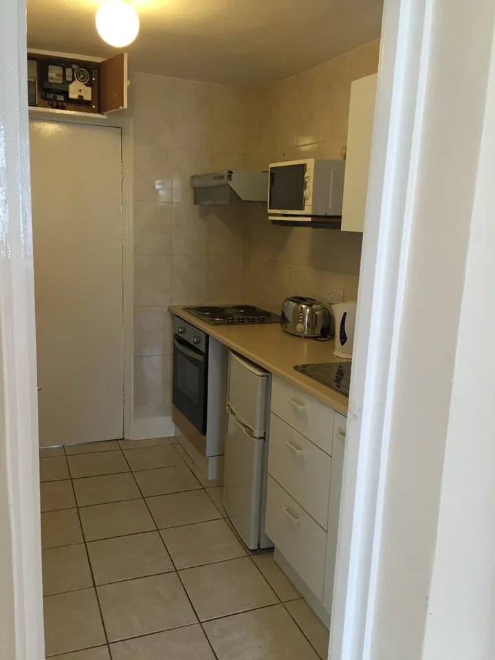 Flat Rosebank Avenue in Greater London