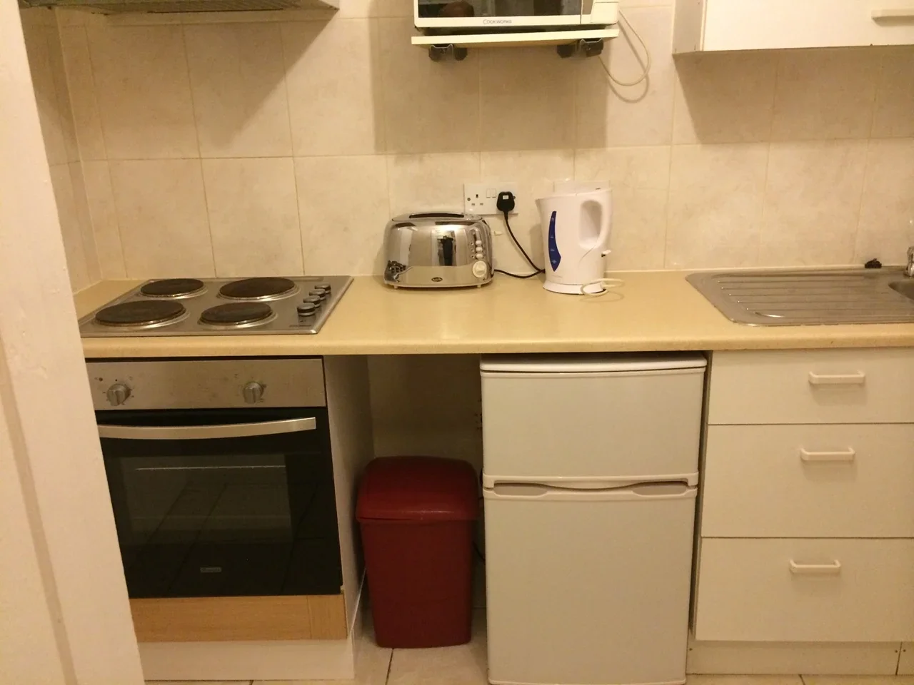 Flat Rosebank Avenue in Greater London