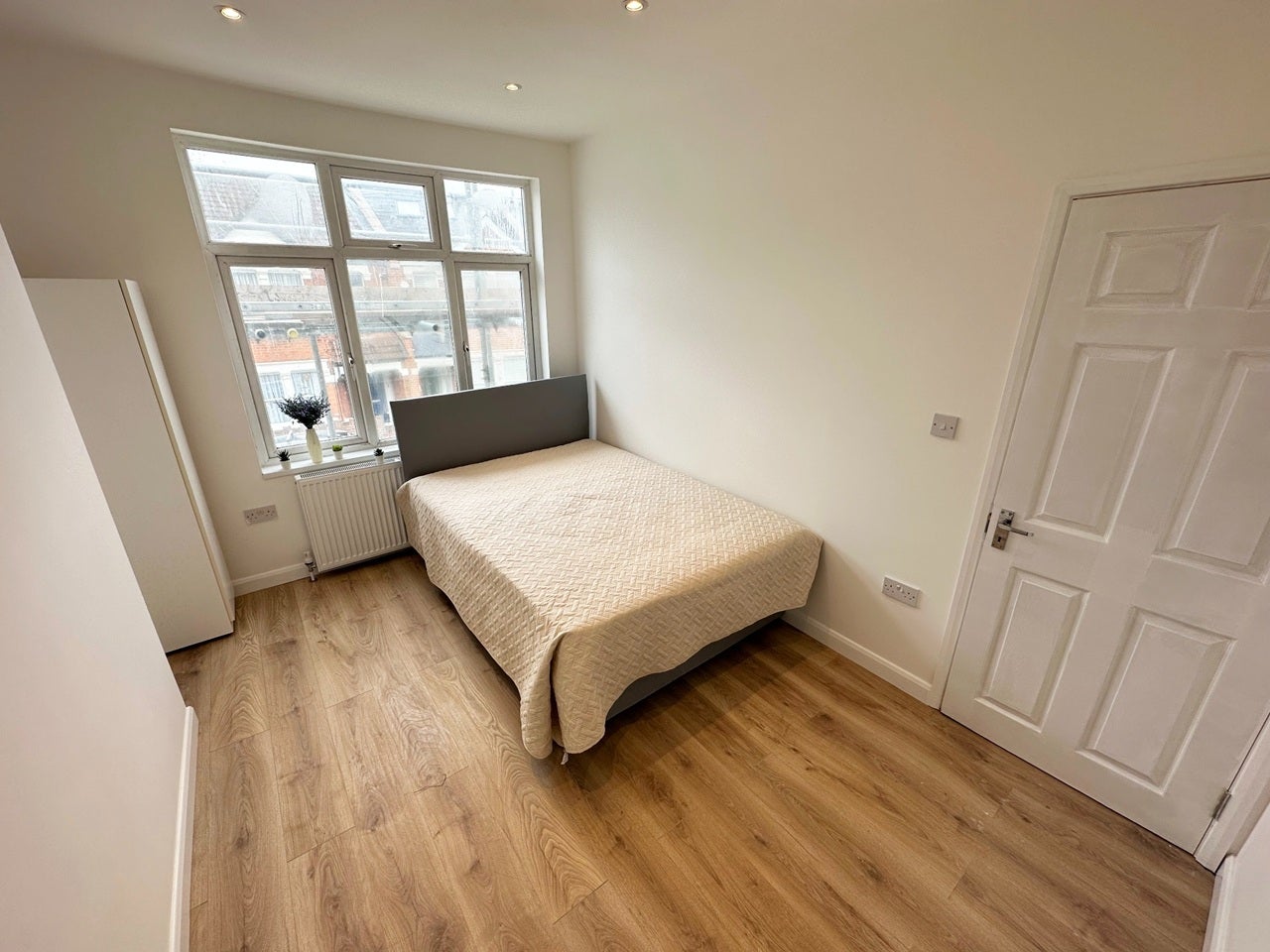 Room Willow Vale in Greater London