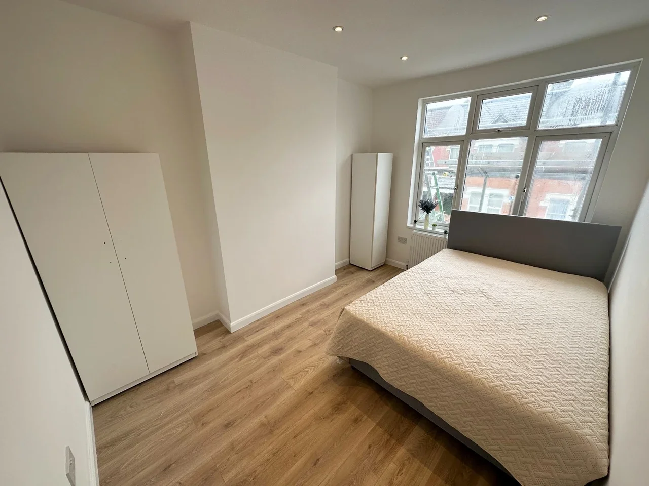 Room Willow Vale in Greater London