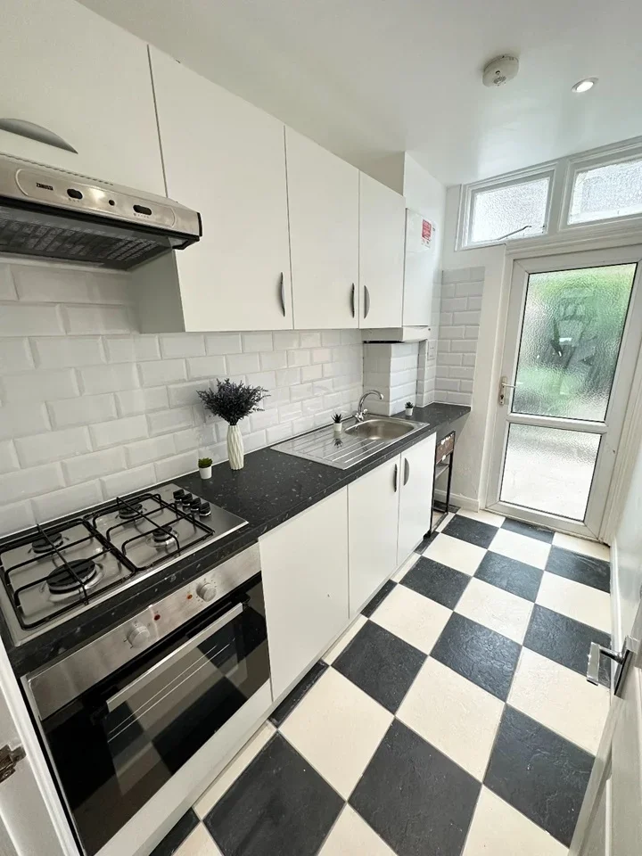 Room Willow Vale in Greater London
