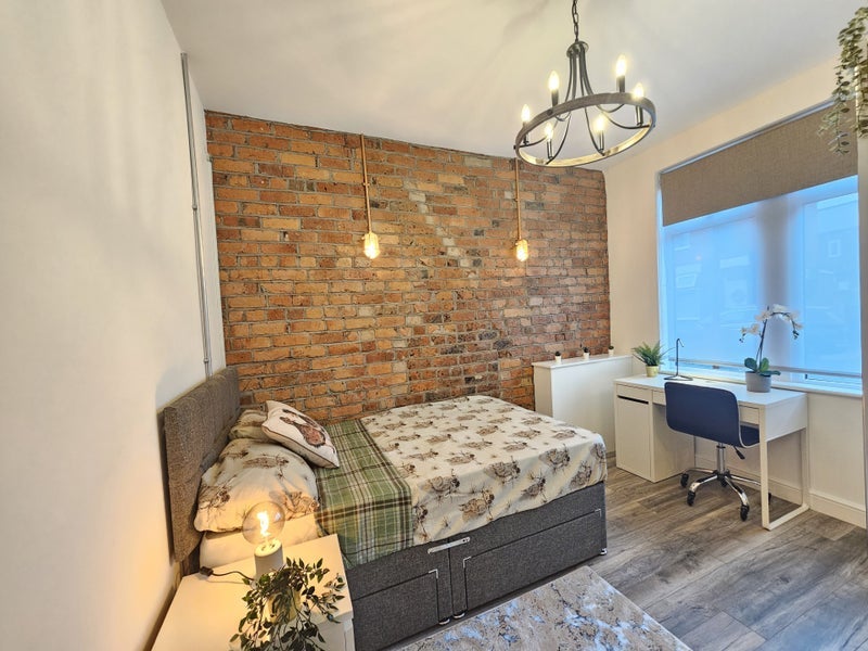 Room Brailsford Road in Manchester