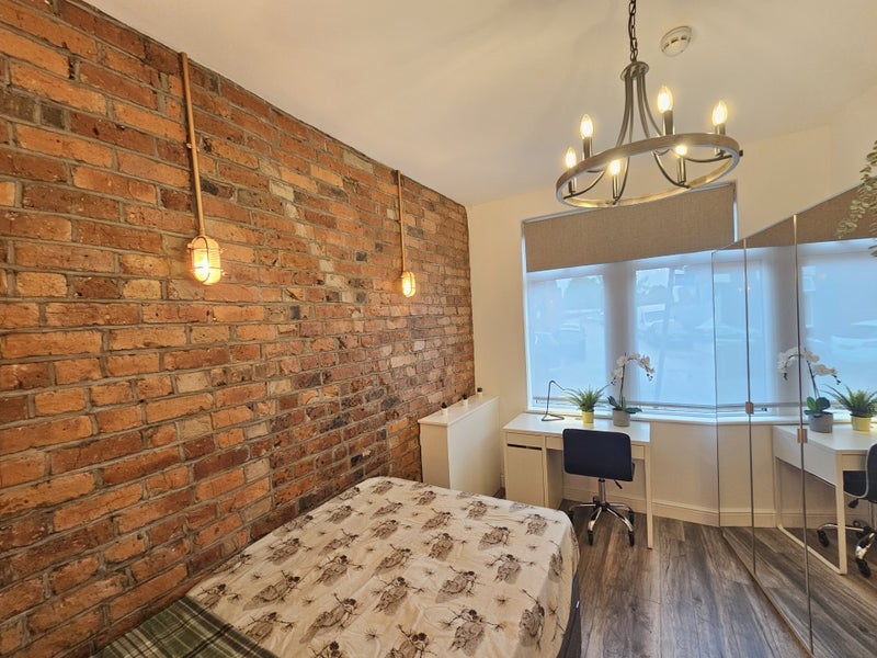 Room Brailsford Road in Manchester
