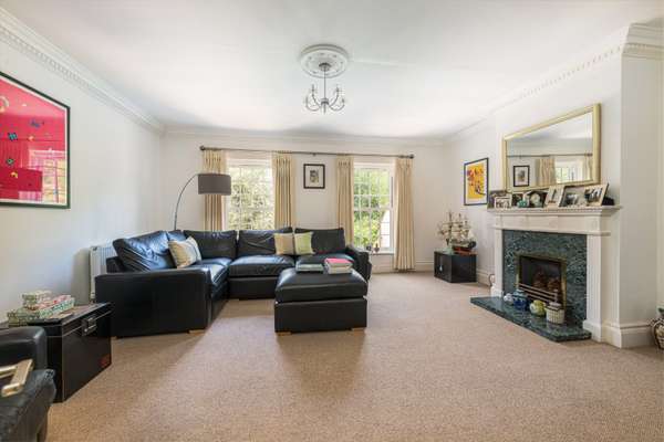 House Beaufort Close in Greater London