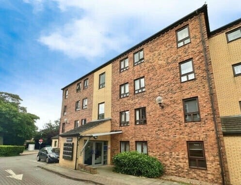 Flat Manygates Avenue in Wakefield