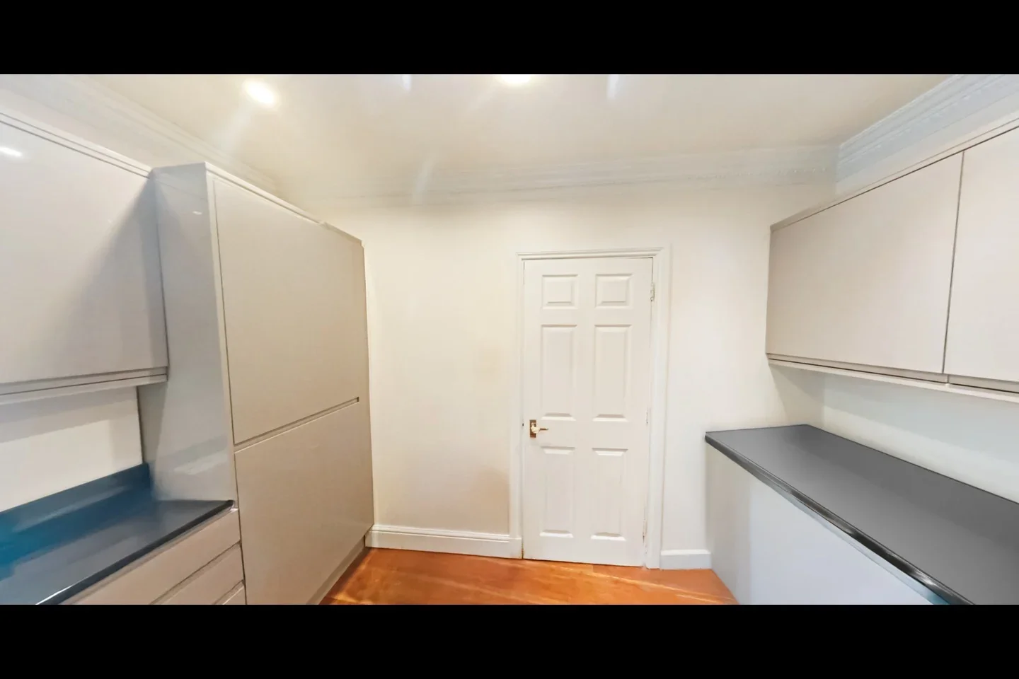 Room Stockwell Road in Greater London