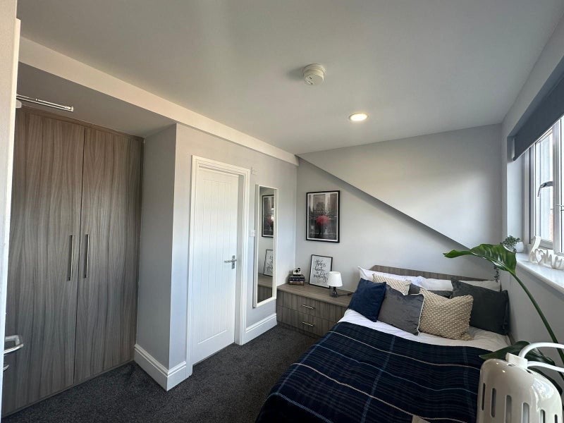 Flat Derwentwater Terrace in Leeds