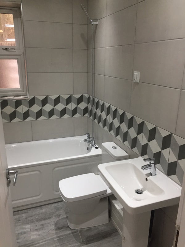 Room Fountain Road in Greater London