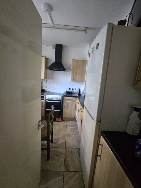 Room Lower Clapton Road in Greater London