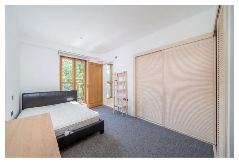 Room Camden Square in Greater London