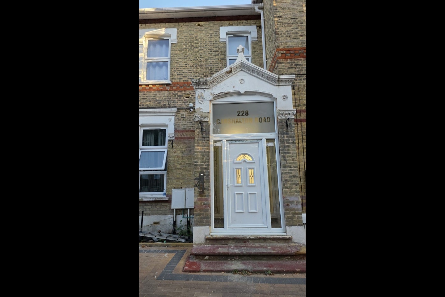 Flat Carshalton Road in Greater London