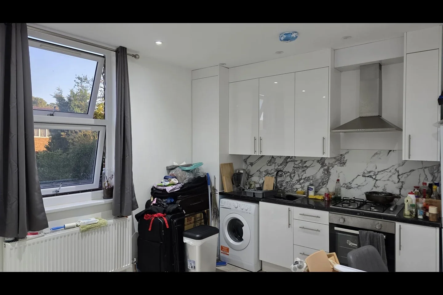Flat Carshalton Road in Greater London