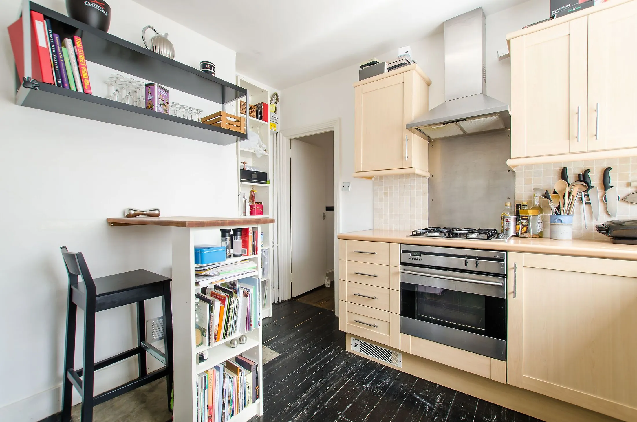 Flat Sellincourt Road in Greater London