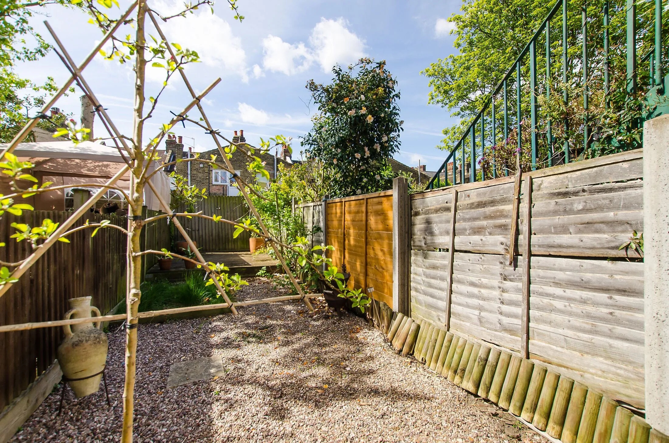 Flat Sellincourt Road in Greater London