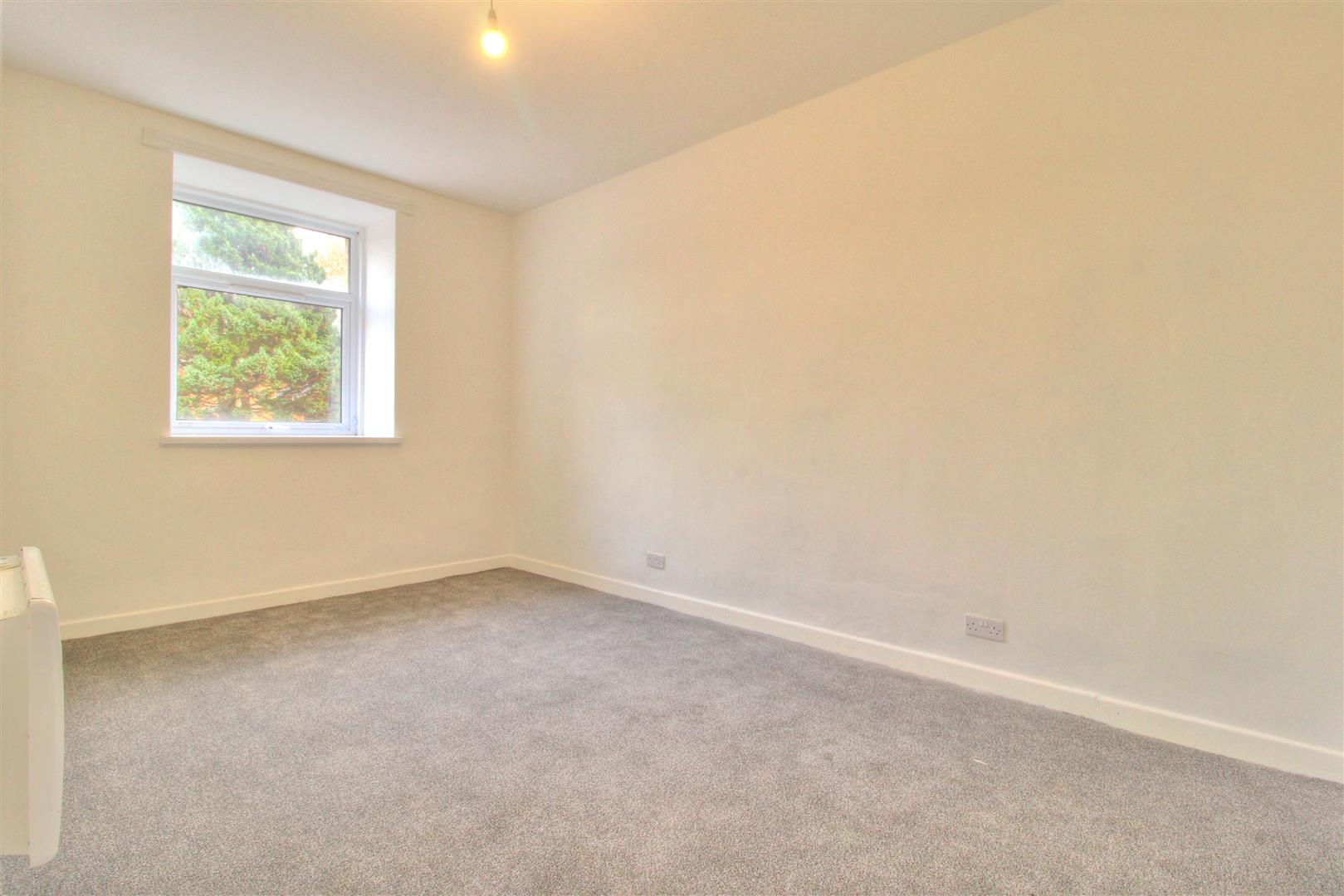 Flat Office Street in Porth