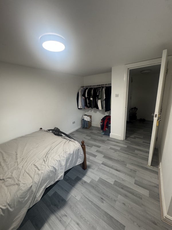 Room Bethnal Green Road in Greater London