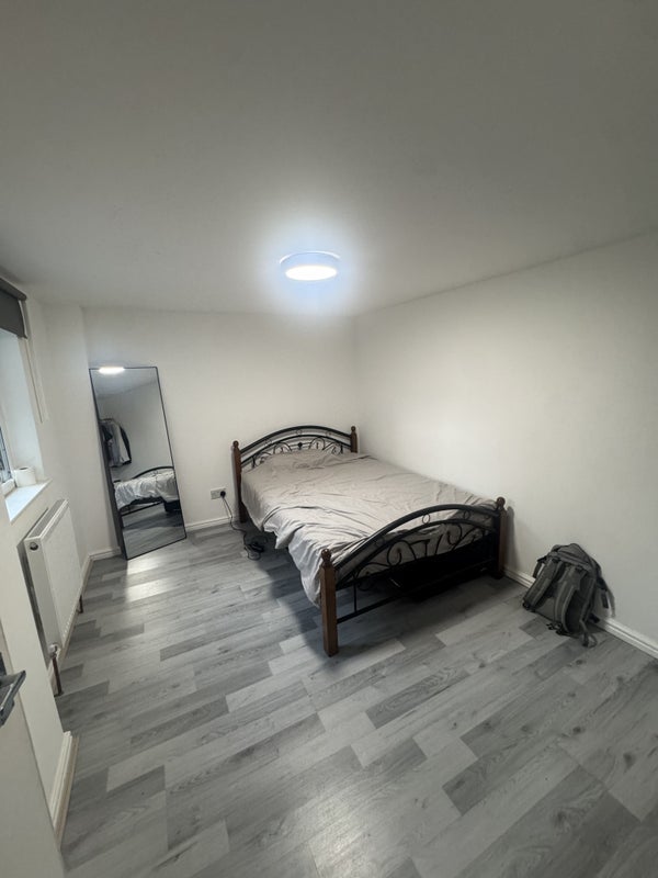 Room Bethnal Green Road in Greater London