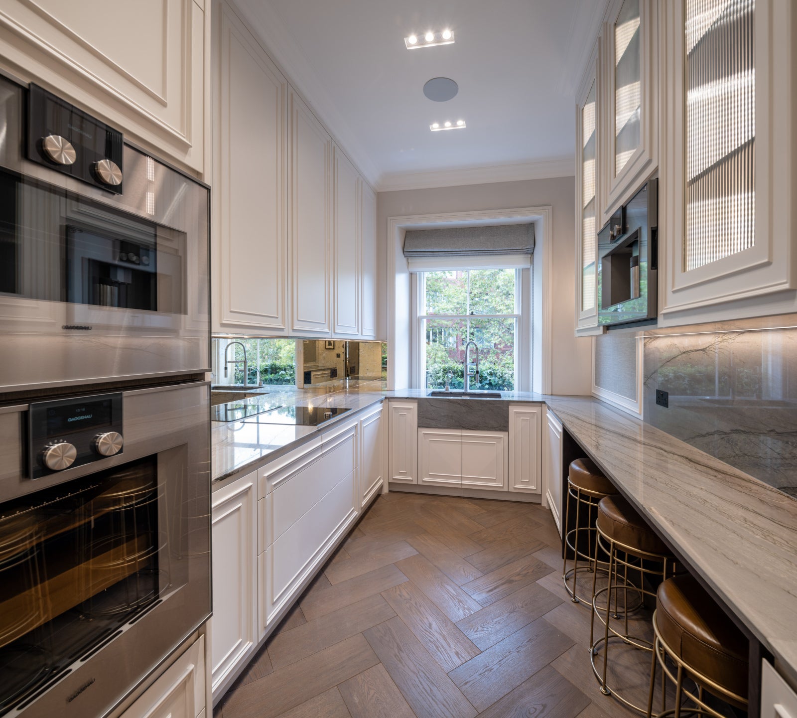 Flat De Vere Gardens in Greater London