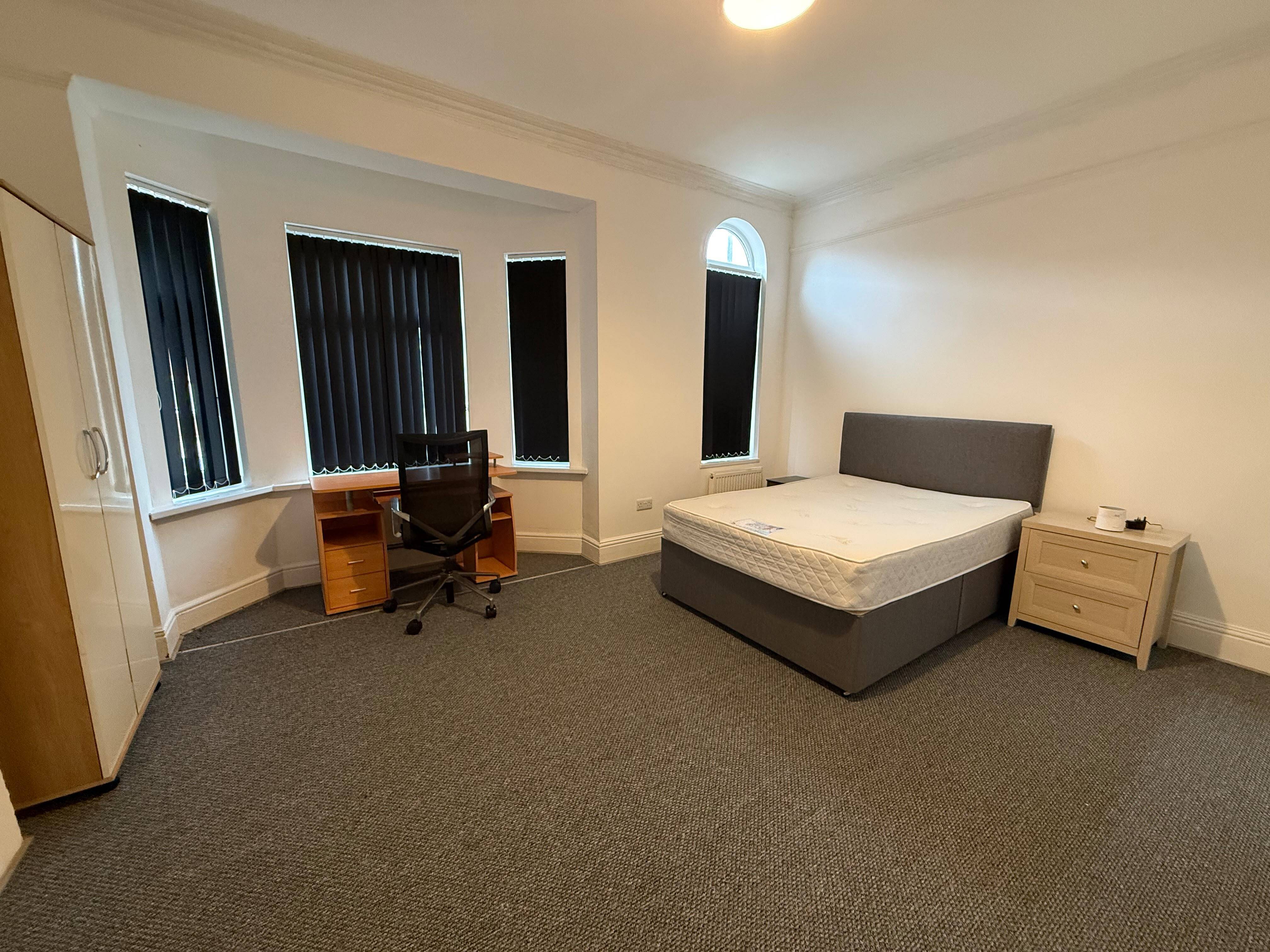 Room Moss Lane East in Manchester