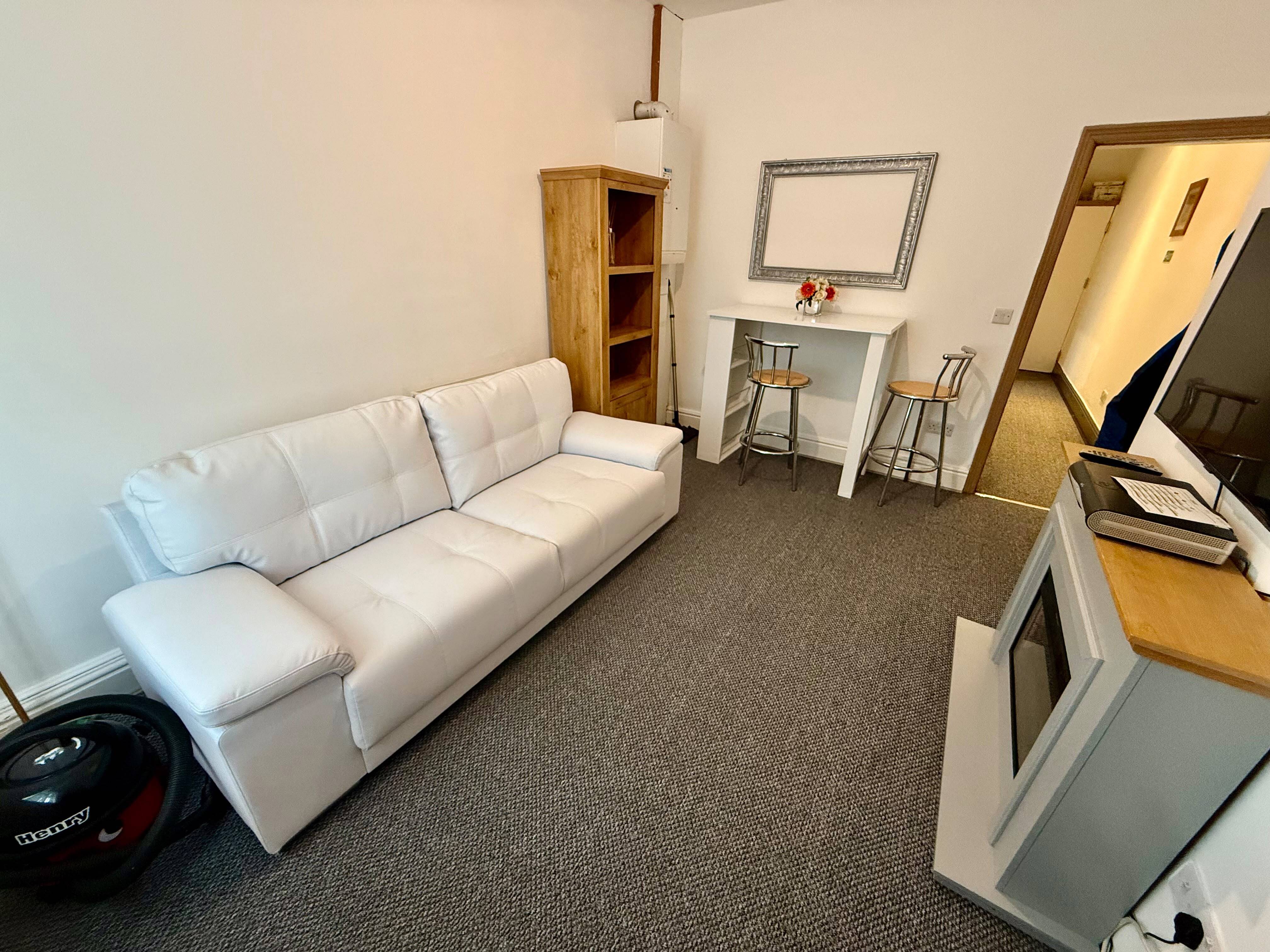 Room Moss Lane East in Manchester