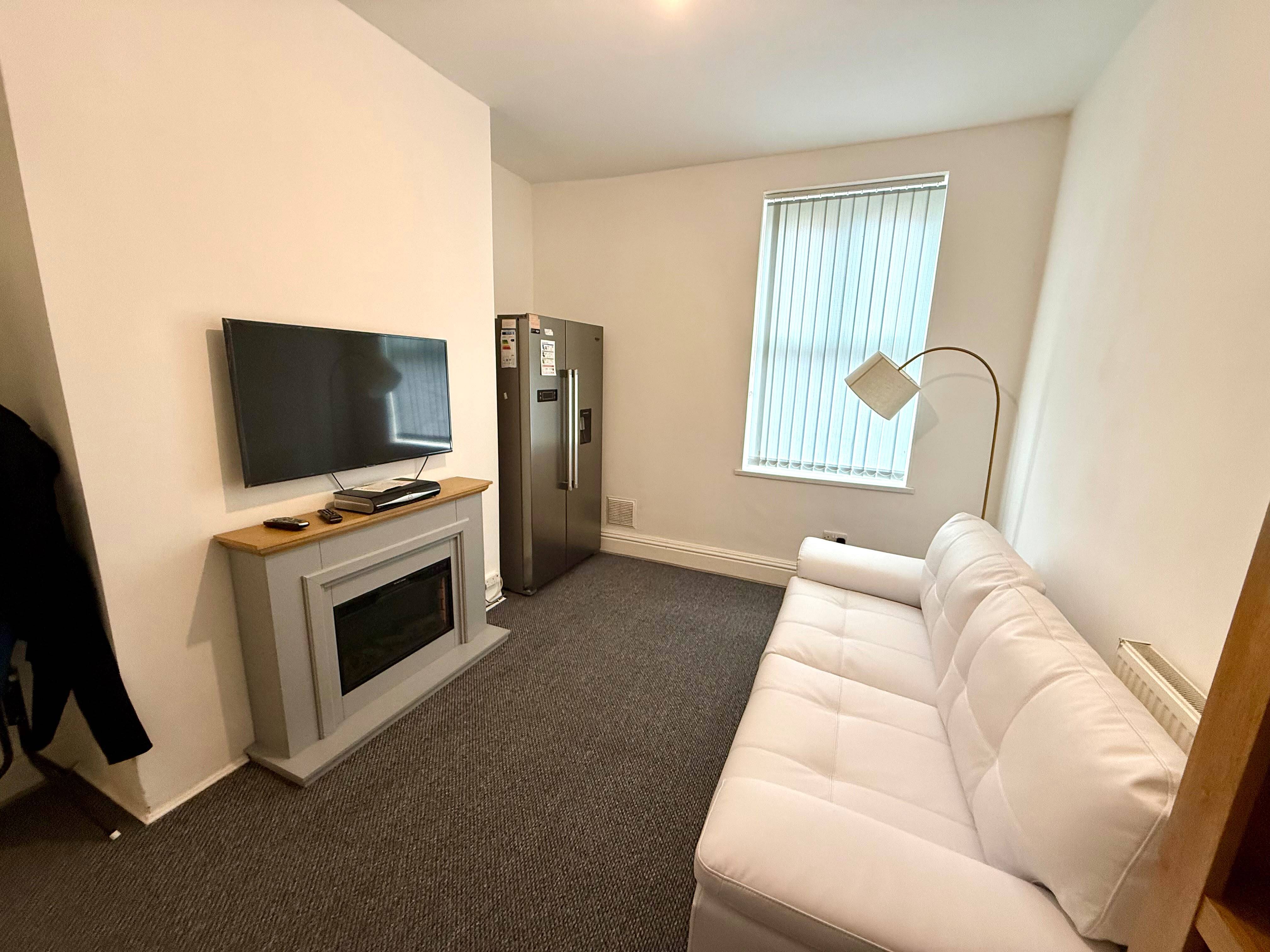 Room Moss Lane East in Manchester