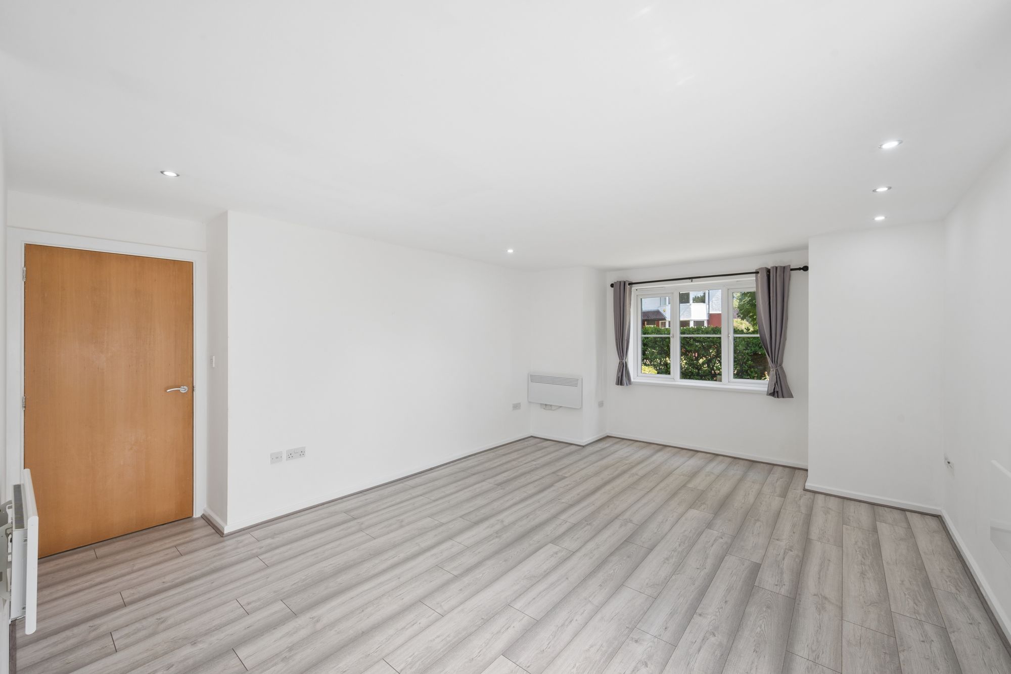 Flat Oaklands Road in Salford