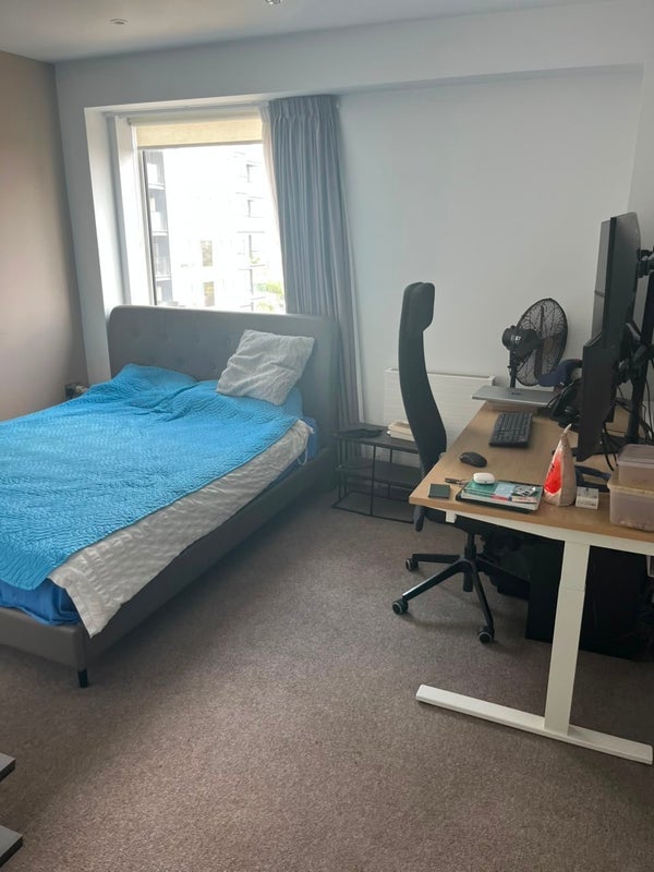 Room Ash Avenue in Greater London