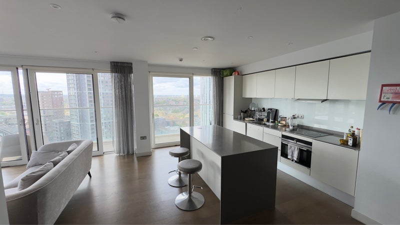 Room Ash Avenue in Greater London