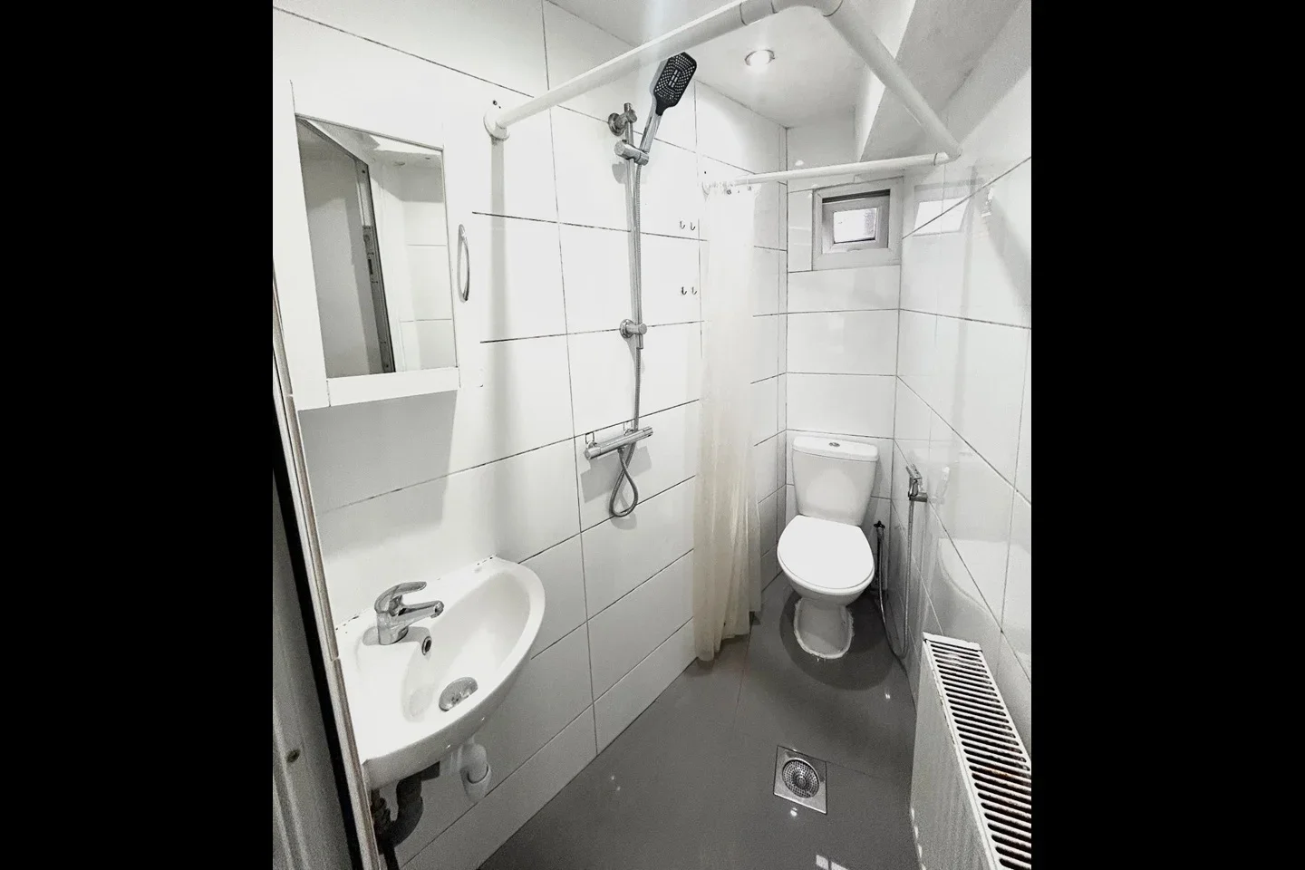 Flat Sylvia Gardens in Greater London