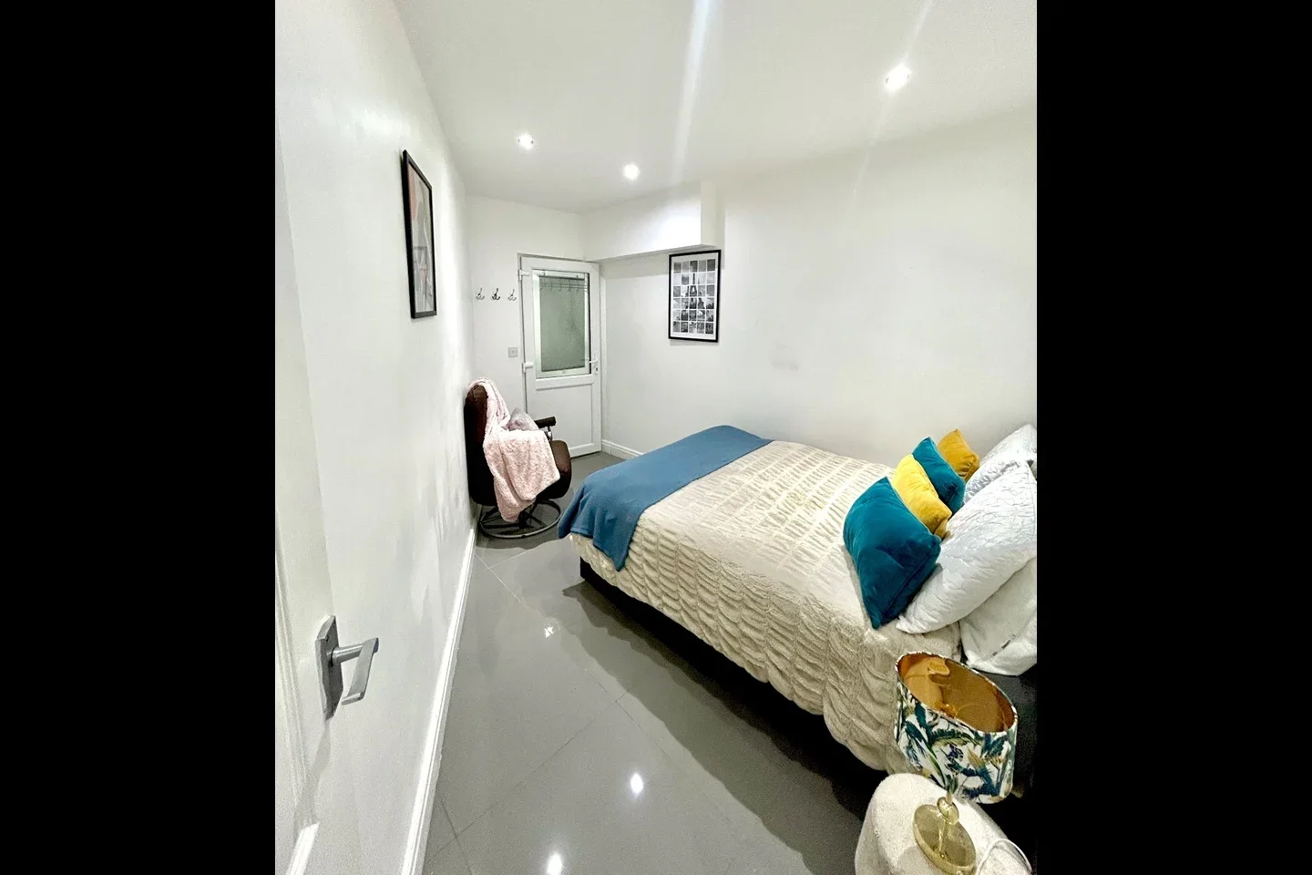 Flat Sylvia Gardens in Greater London