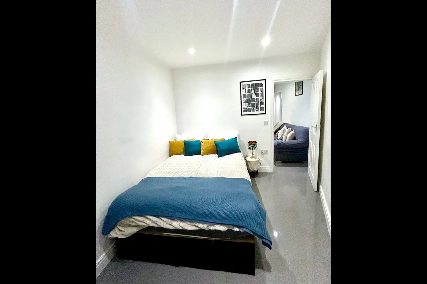 Flat Sylvia Gardens in Greater London