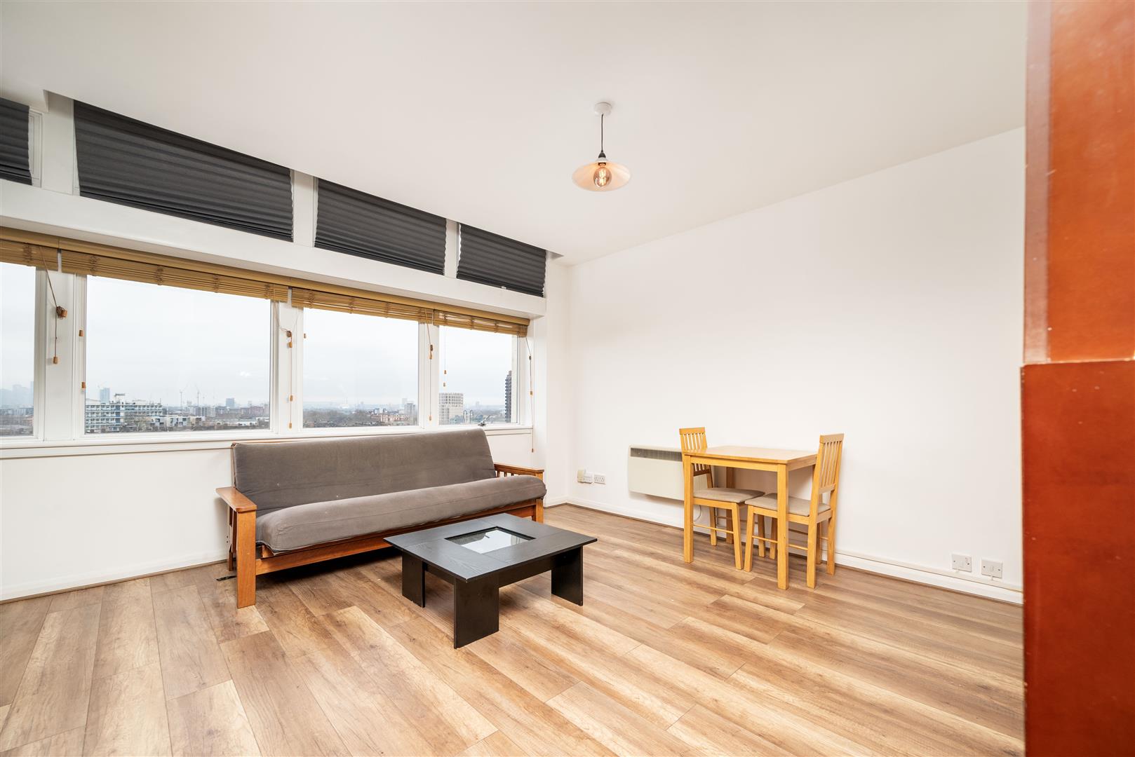 Flat Newington Causeway in Greater London