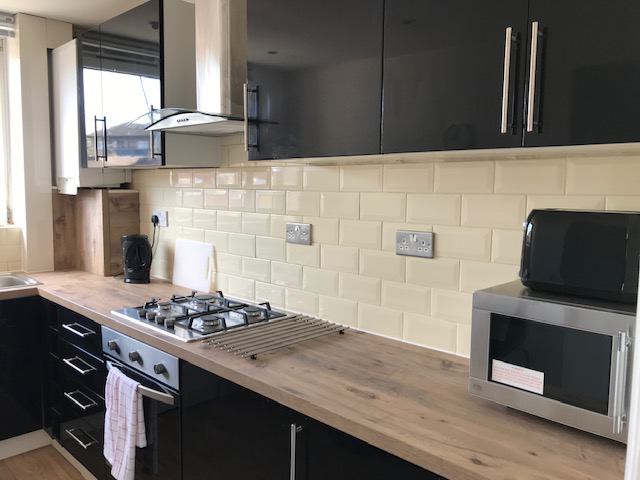 Room Colebert Avenue in Greater London